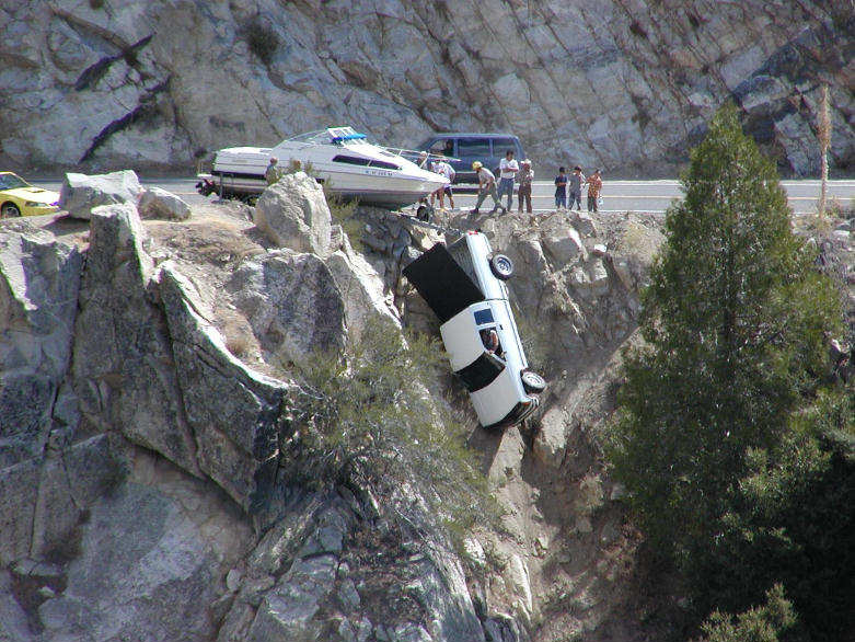 Precipice crash accident