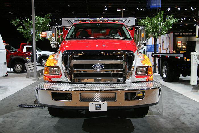 Ford представил огромный внедорожник для спецслужб (14 фото)