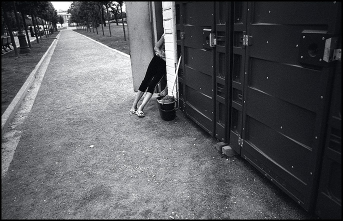Из фотоистории «Одиноким предоставляется общежитие». Автор - Евгений Сафьян.