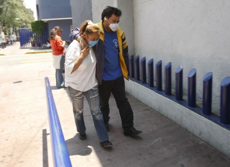 В Мексике борются со свиным гриппом (21 фото)