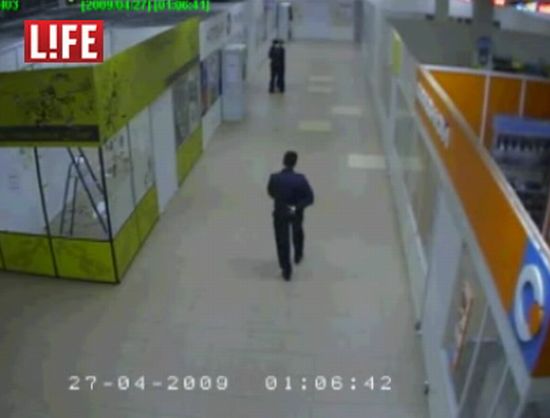 Майор-скинхэд устроил расстрел в супермаркете (видео)
