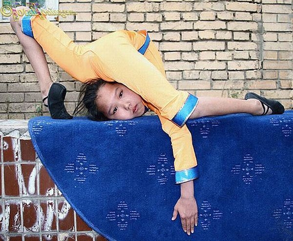 Как в Китае учат гимнастике (38 фото)