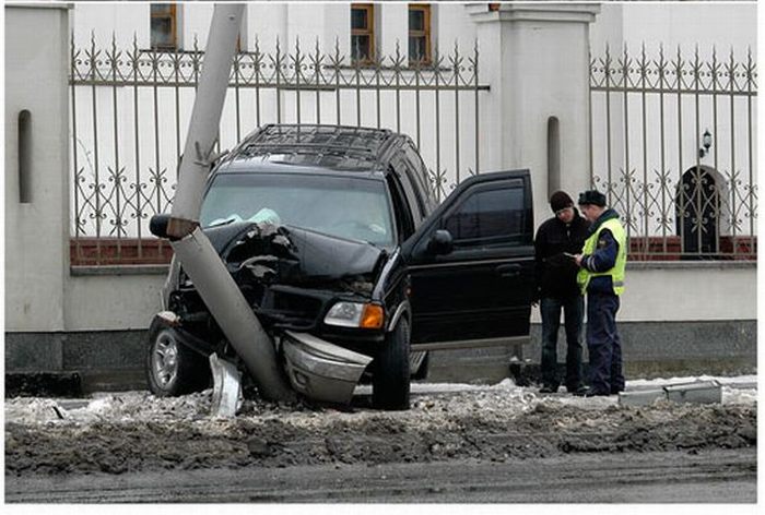 Жуткие автомобильные аварии (55 фото)