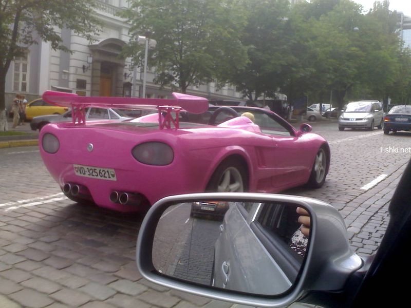 Pink Ferrari 