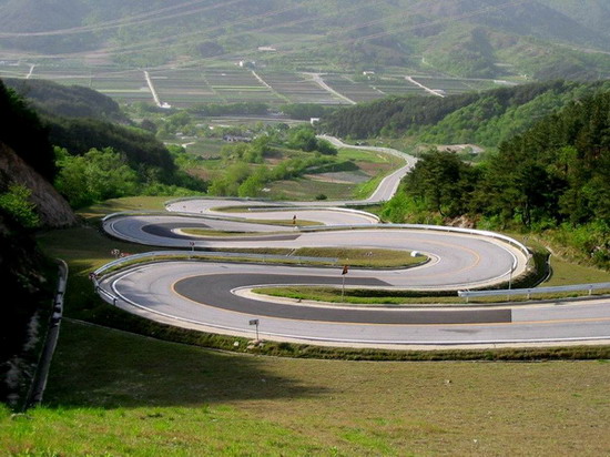  Curved roads 