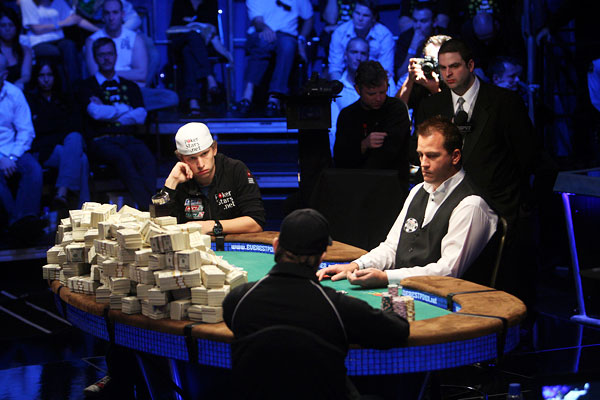 Самый престижный в мире турнир по покеру World Series of Poker 2008 (11 фото)