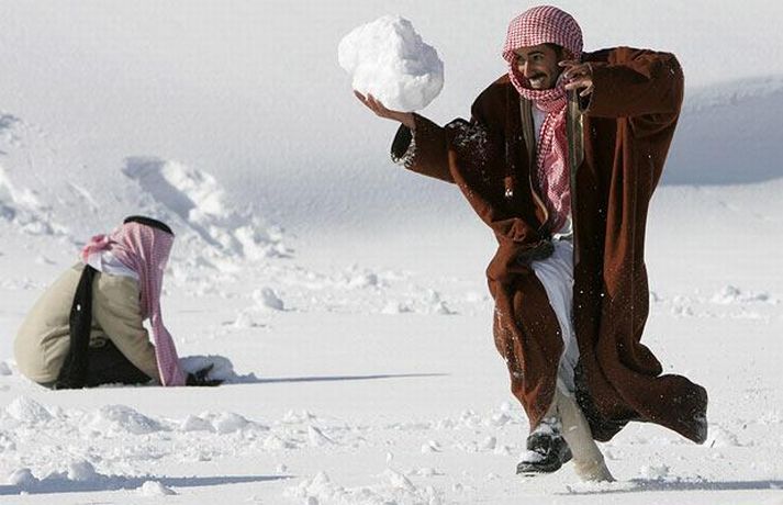 Амман, Иордания, 31 января. АГЕНТСТВО РЕЙТЕР. Игра в снежки в Иордании оказалась возможной едва ли не впервые в её истории.