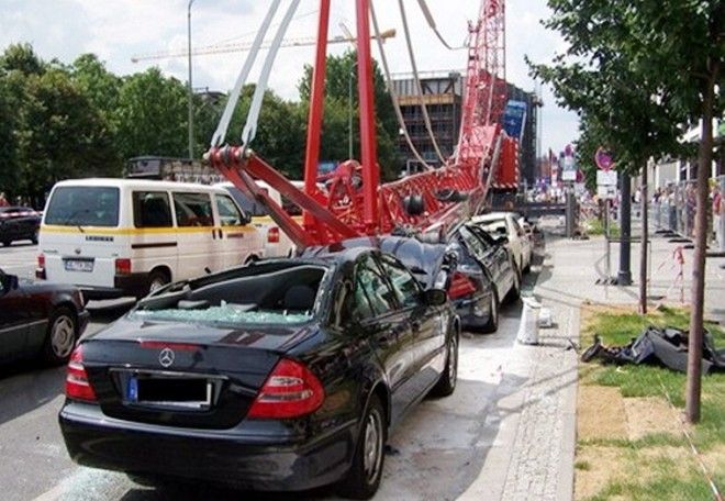 Mercedes Benz traffic accident