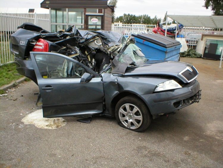 Skoda Octavia car crash photos 2